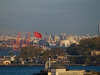 038 DSC2568 Bosporus  Vom Dach des Hotels: Blick auf den Bosporus.
